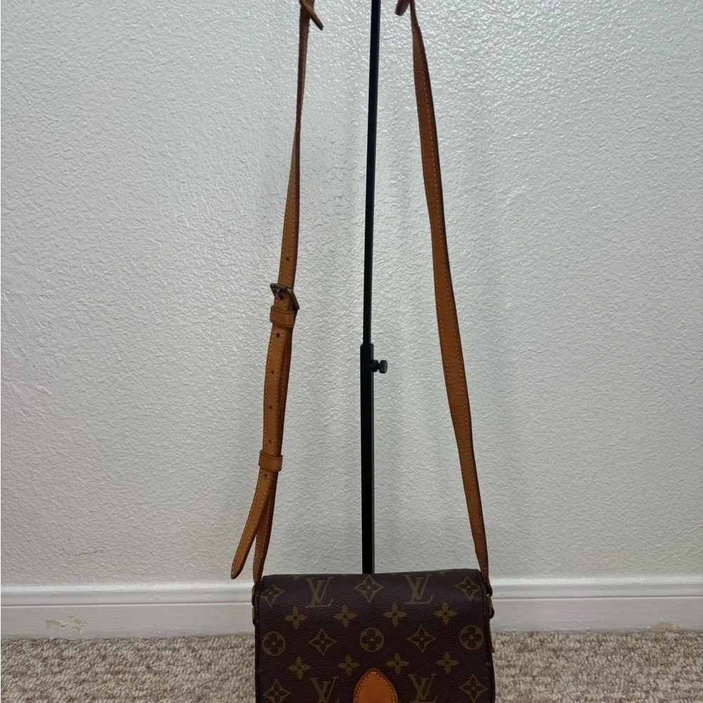 Louis Vuitton Monogram Saint Cloud PM. - Picture 6 of 17